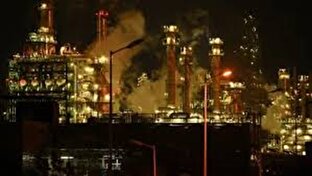 آتش سوزی در بزرگ‌ترین پالایشگاه نفت مکزیک + فیلم