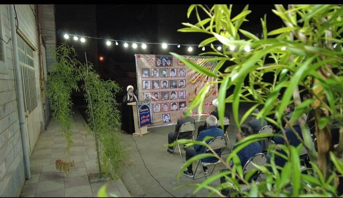 باشگاه خبرنگاران -کوچه شهدا در هشتگرد ۲۱ شهید تقدیم انقلاب اسلامی کرده است 