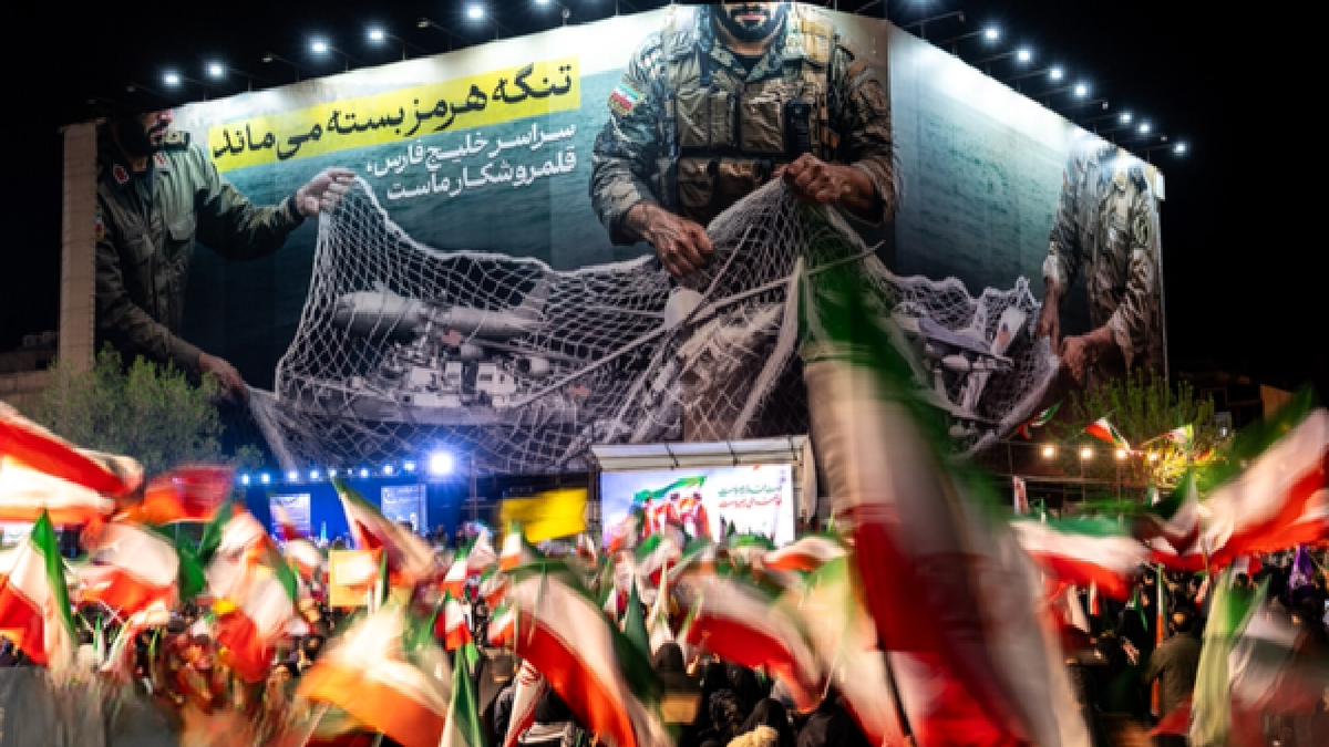 باشگاه خبرنگاران -این دختر کاپشن‌صورتی خواب شهادت دیده