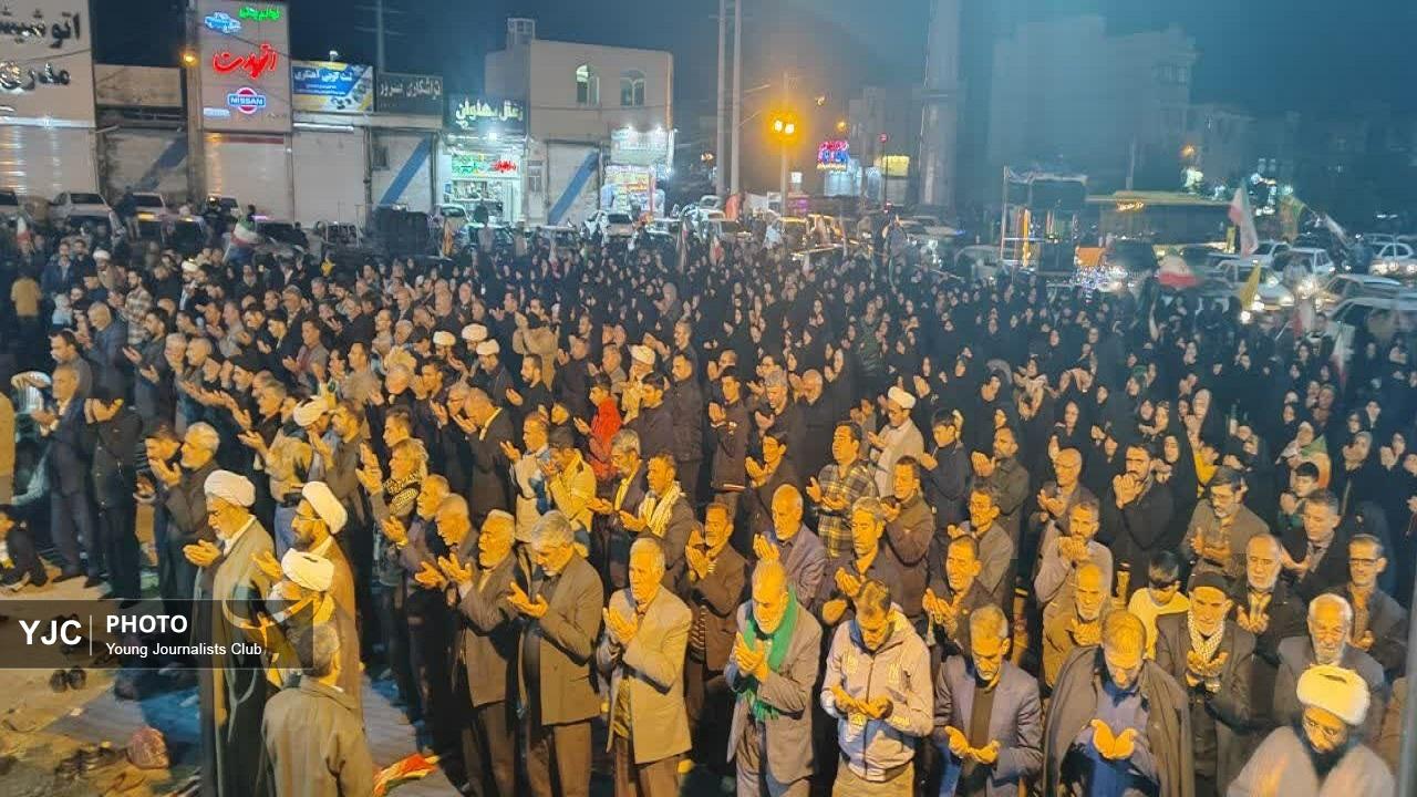 نماز استغاثه به امام عصر(عج) در قم اقامه شد