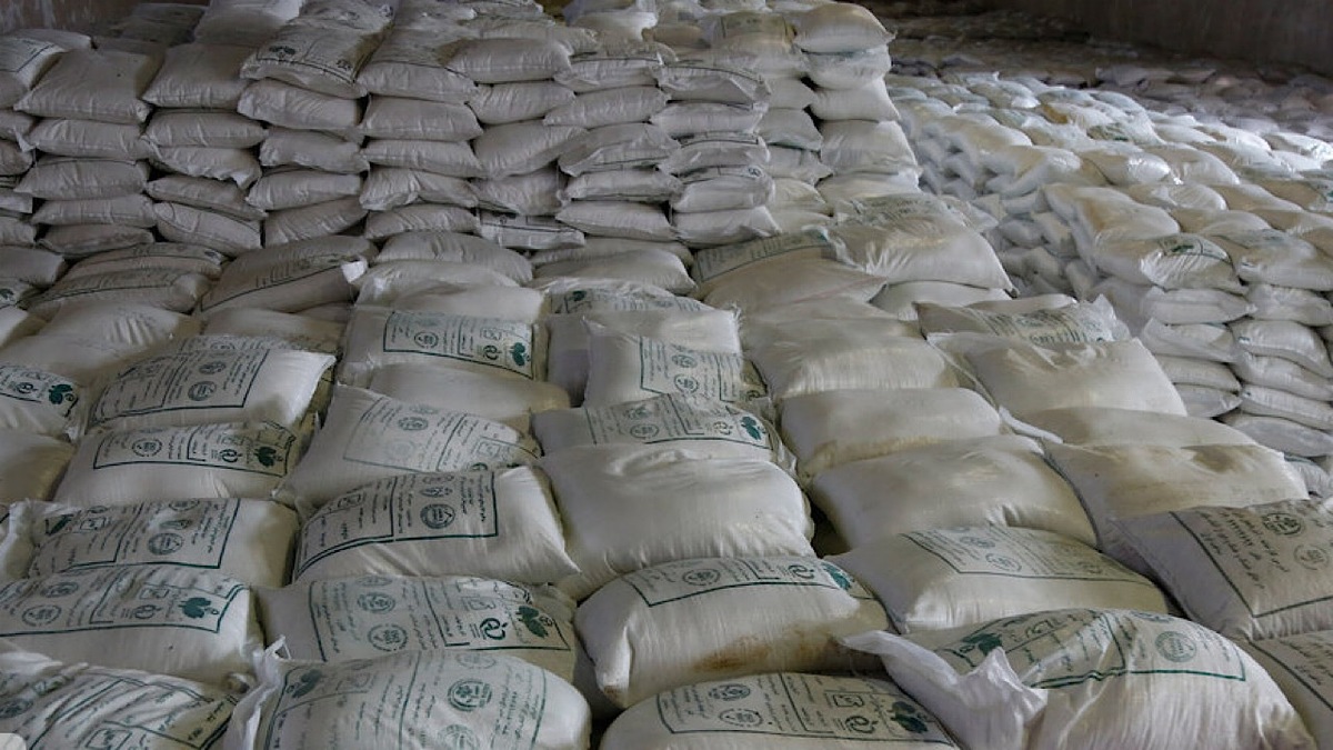 باشگاه خبرنگاران -کشف ۲۰ هزار تن کالای اساسی احتکاری و قاچاق از ابتدای جنگ سوم تحمیلی