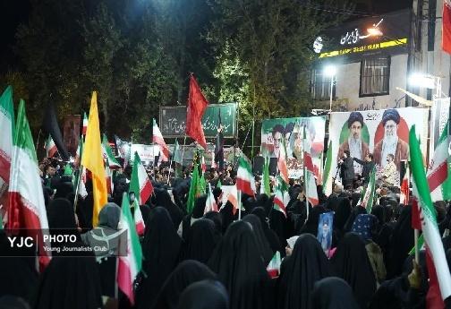 تصاویر حضور باشکوه خرم آبادی ها در چهل و چهارمین شب