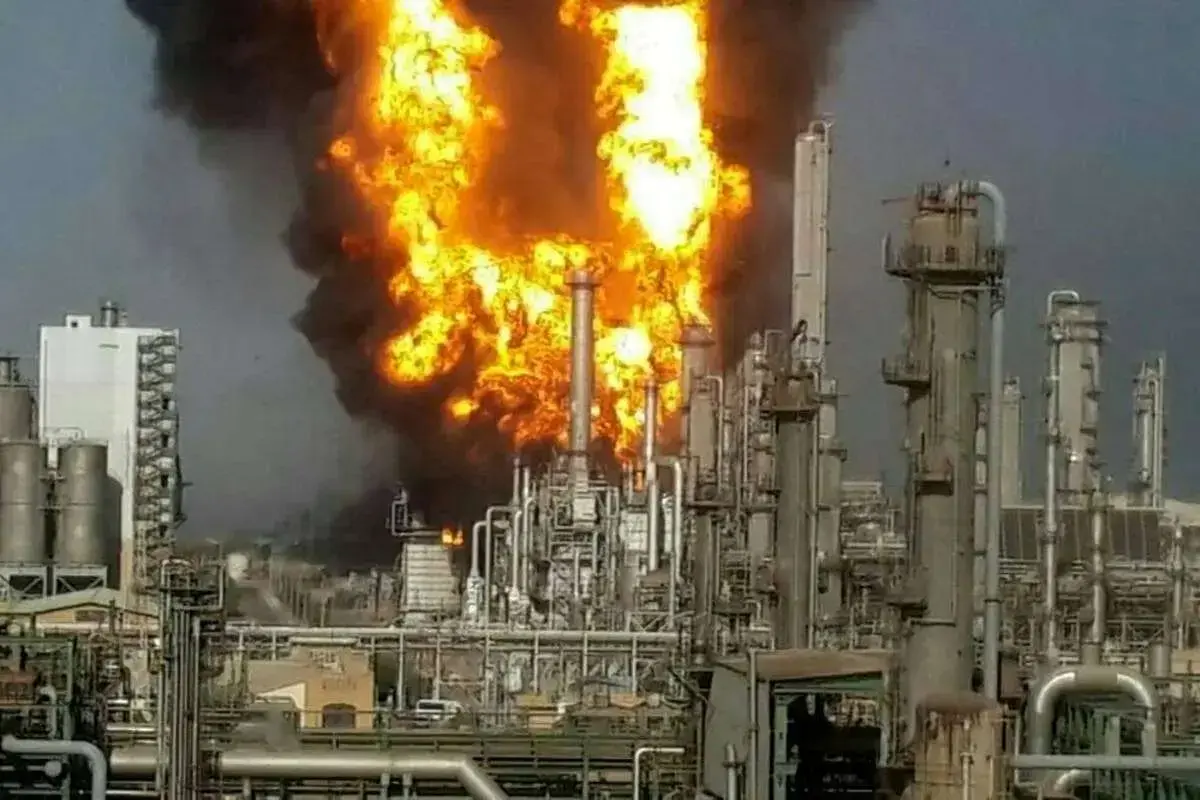 باشگاه خبرنگاران -بیکاری ۵۰ تا ۵۵ هزار نفر در خوزستان ناشی از حملات مستقیم در جنگ تحمیلی سوم