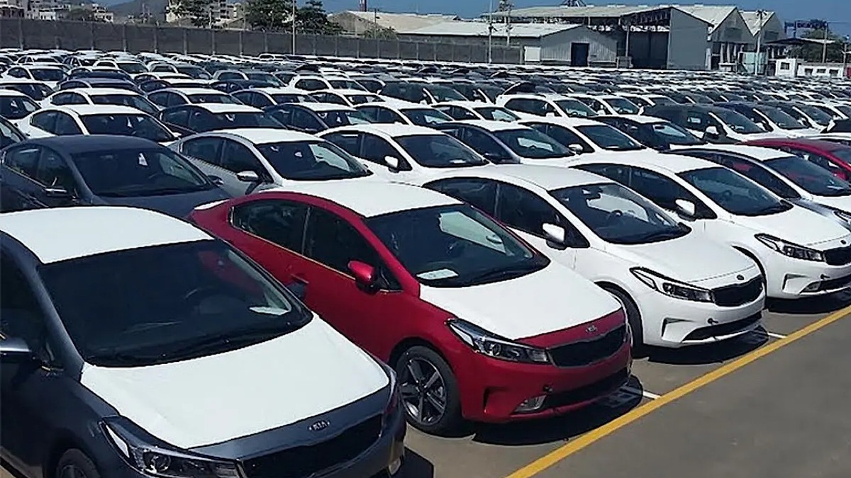 باشگاه خبرنگاران -تداوم روند واردات خودرو متوقف نشده است/ عرضه فروش خودرو از ابتدای اردیبهشت