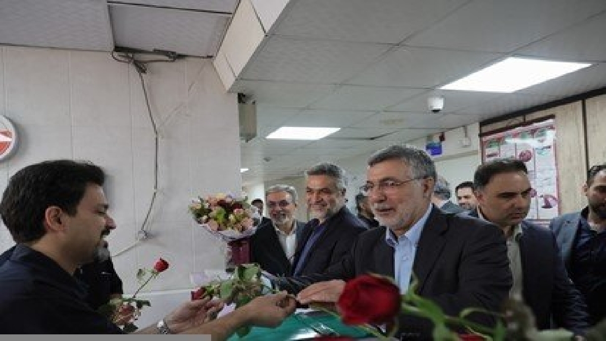باشگاه خبرنگاران -قدردانی از کادر سلامت ارتش/ وزیر بهداشت به عیادت مجروحان نیروی دریایی رفت