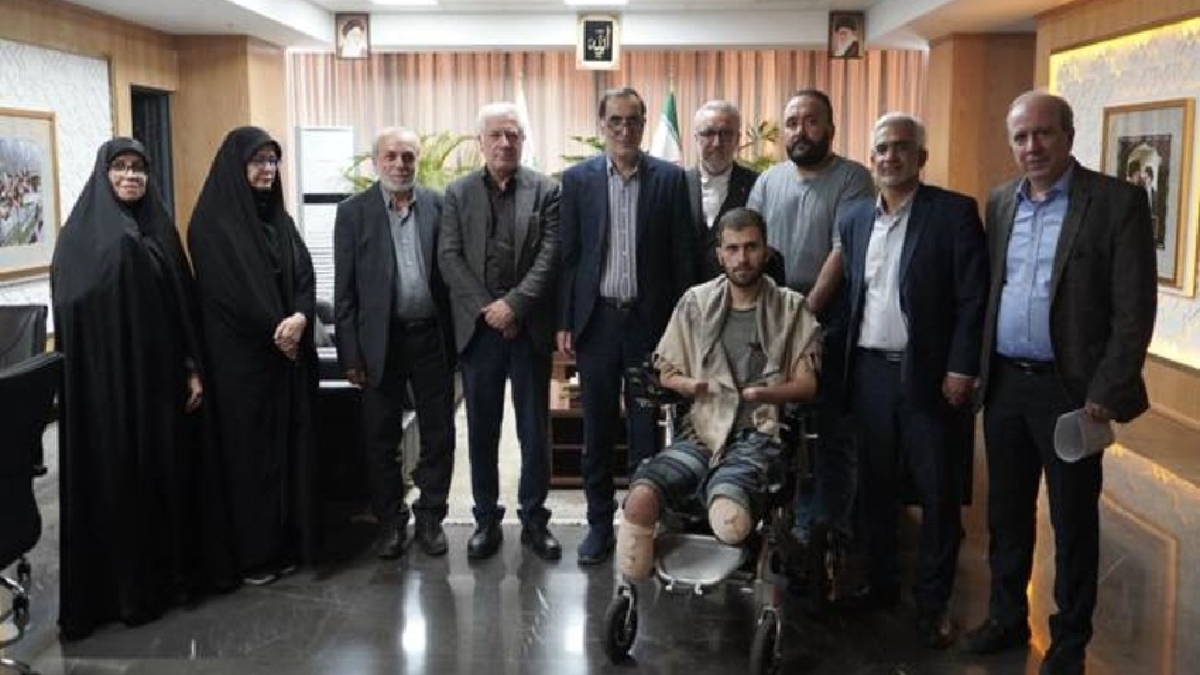 باشگاه خبرنگاران -دیدار رئیس بنیاد شهید و امور ایثارگران با جانباز سرافراز حسین محمدی