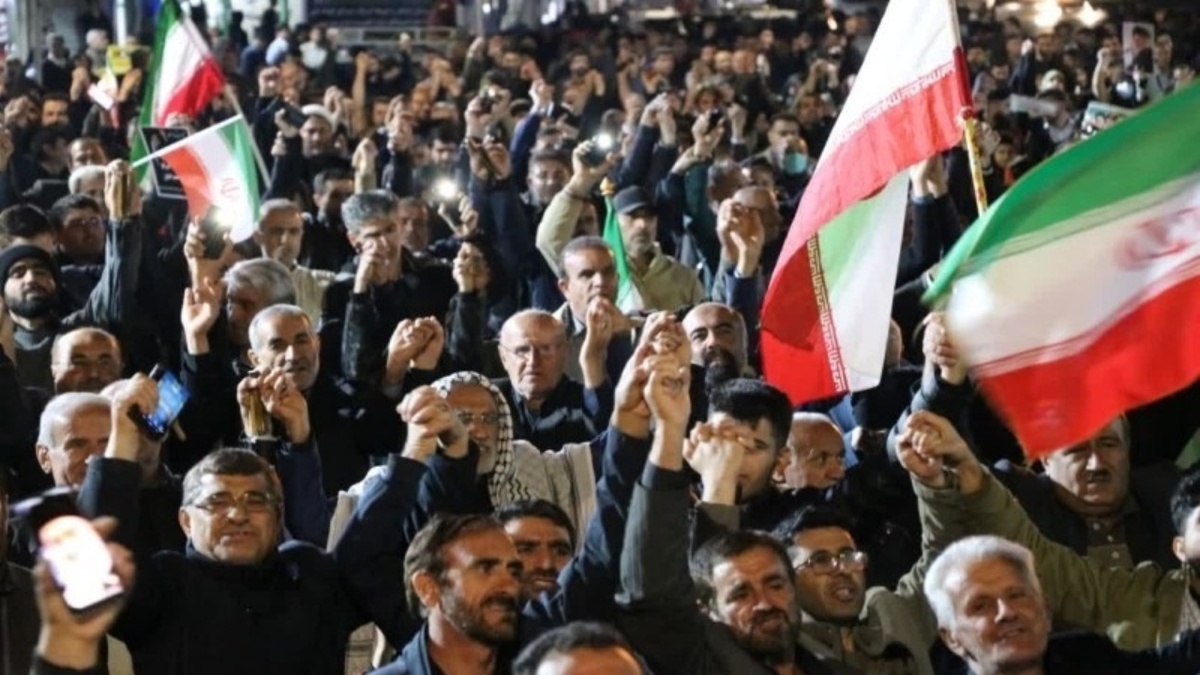 باشگاه خبرنگاران -حضور باشکوه اهالی روستای باباپیر در خونخواهی رهبر شهید انقلاب اسلامی