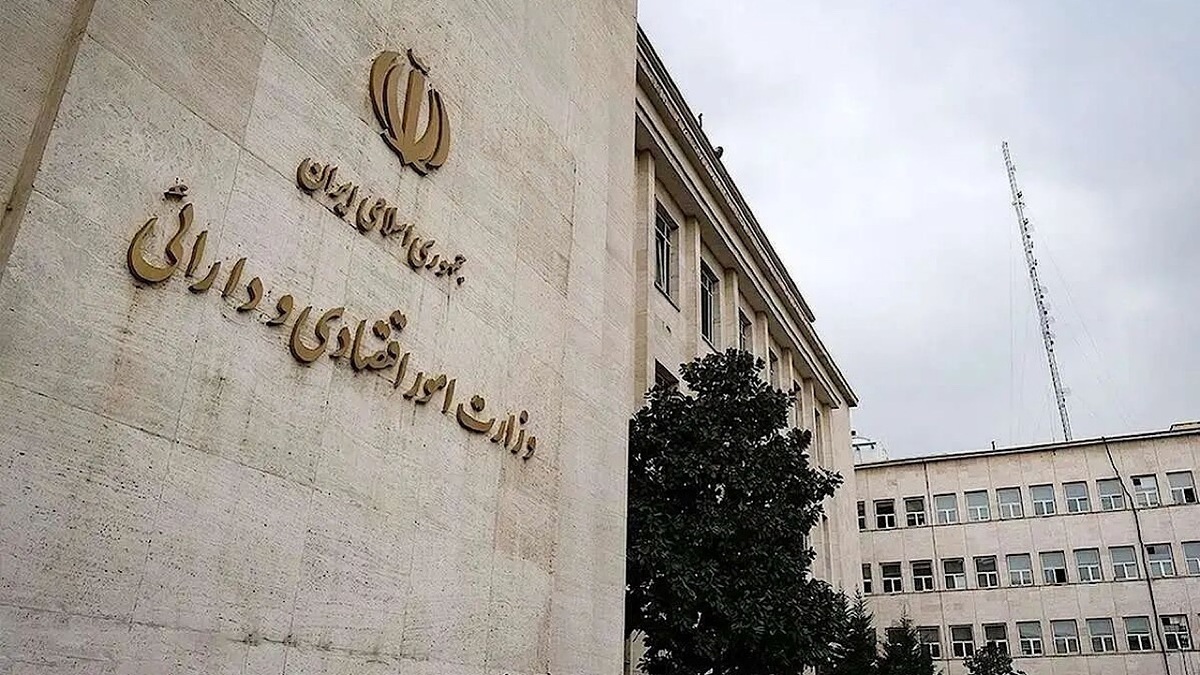 باشگاه خبرنگاران -تأمین کالا‌های اساسی و مواد اولیه واحد‌های تولیدی در مناطق آزاد