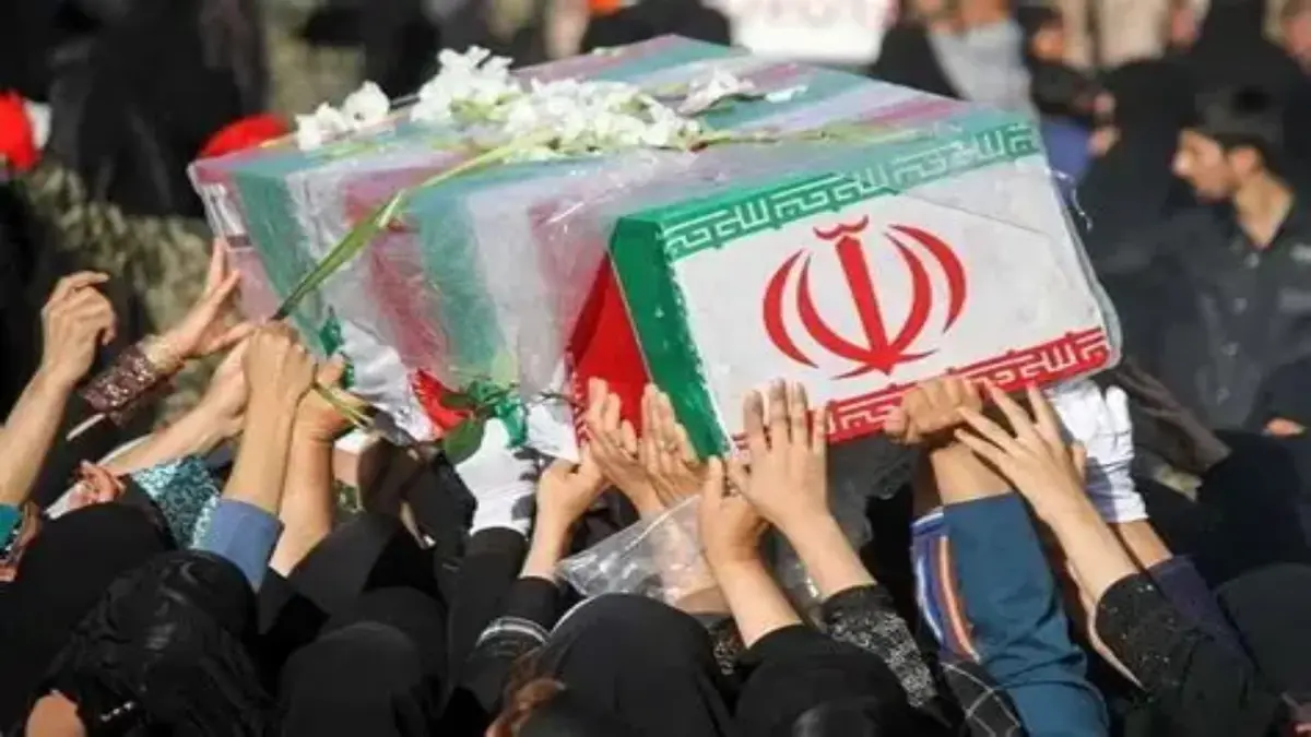 باشگاه خبرنگاران -مهمان نوازی آران و بیدگلی‌ها در مراسم وداع با پیکرمطهر شهید پیام رجبی + فیلم