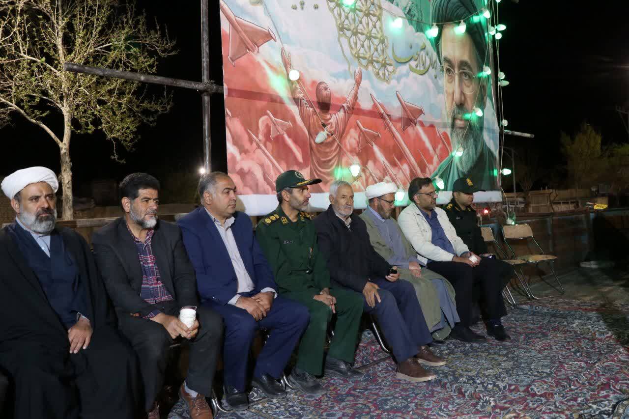 برگزاری مراسم رژه نظامی و خودرویی توسط خواهران شهر عسگران