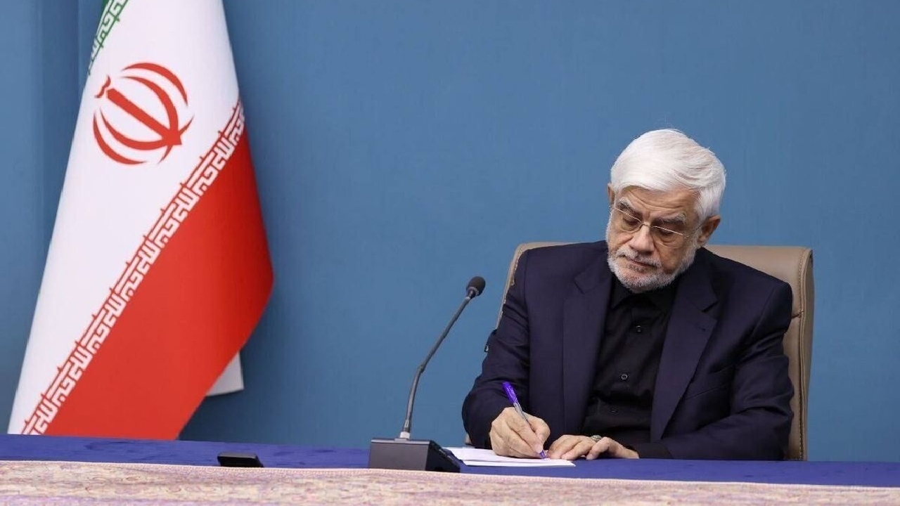 عارف: معلم، فرمانده میدان «امیدآفرینی» در جنگ تحمیلی سوم است