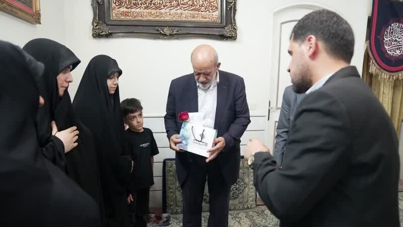 پیچیدن شمیم عطر حرم امام حسین علیه السلام در خانه شهدای کارگر قمی جنگ رمضان+تصاویر