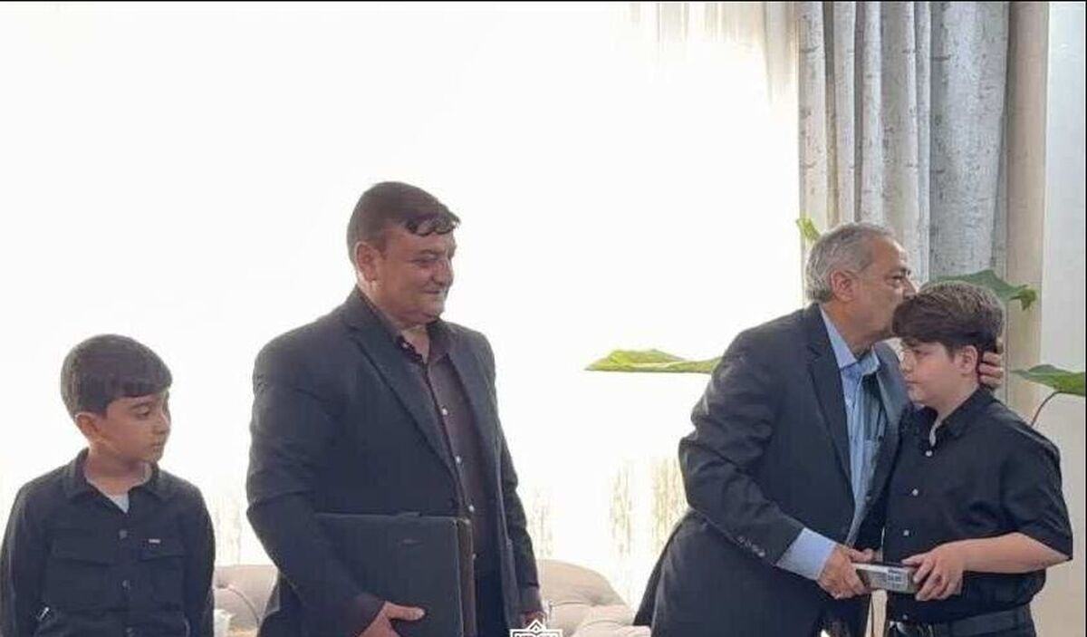 باشگاه خبرنگاران -دیدار وزیر آموزش و پرورش با خانواده سردار شهید محمد مرادی