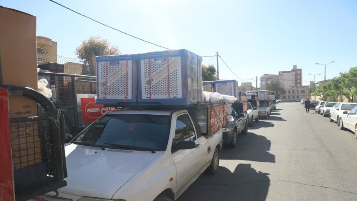 باشگاه خبرنگاران -اهدای لوازم خانگی به آسیب‌دیدگان جنگ تحمیلی سوم در قم