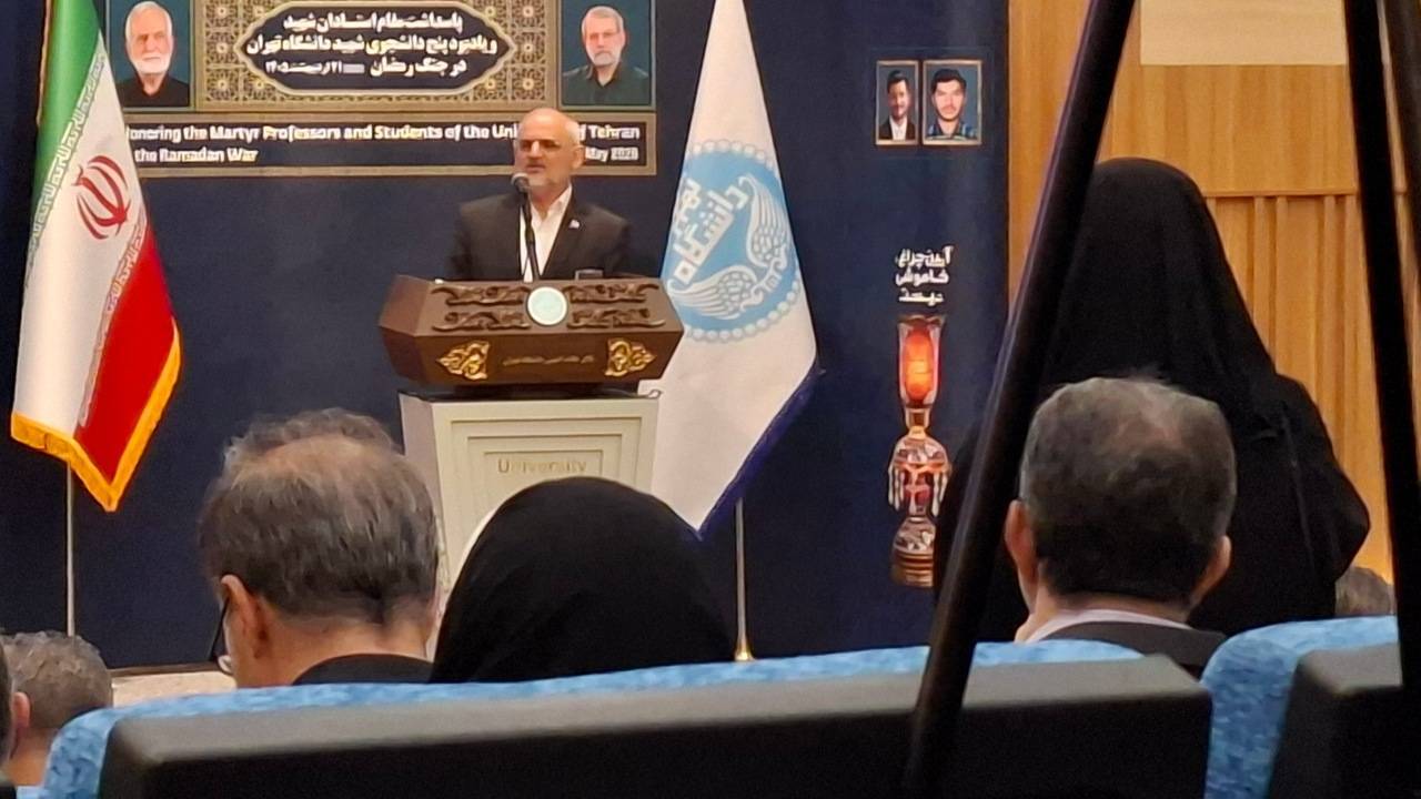 سیاستمداران باید از خرد جمعی و قدرت همکاری برای پیشرفت کشور استفاده کنند