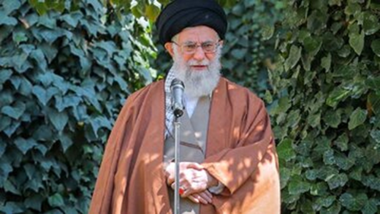 خیابان فلسطین چگونه به عنوان محل زندگی شهید خامنه‌ای انتخاب شد؟ + فیلم
