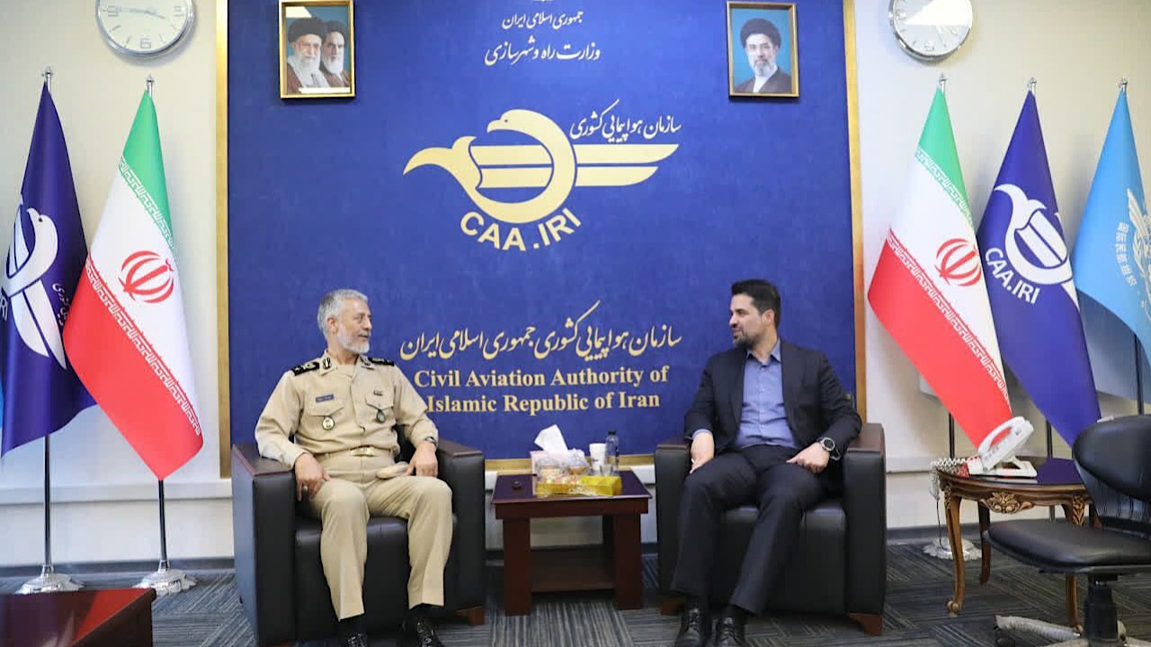 دریادار سیاری: شکست آمریکا در جنگ با ایران در تاریخ ماندگار خواهد شد