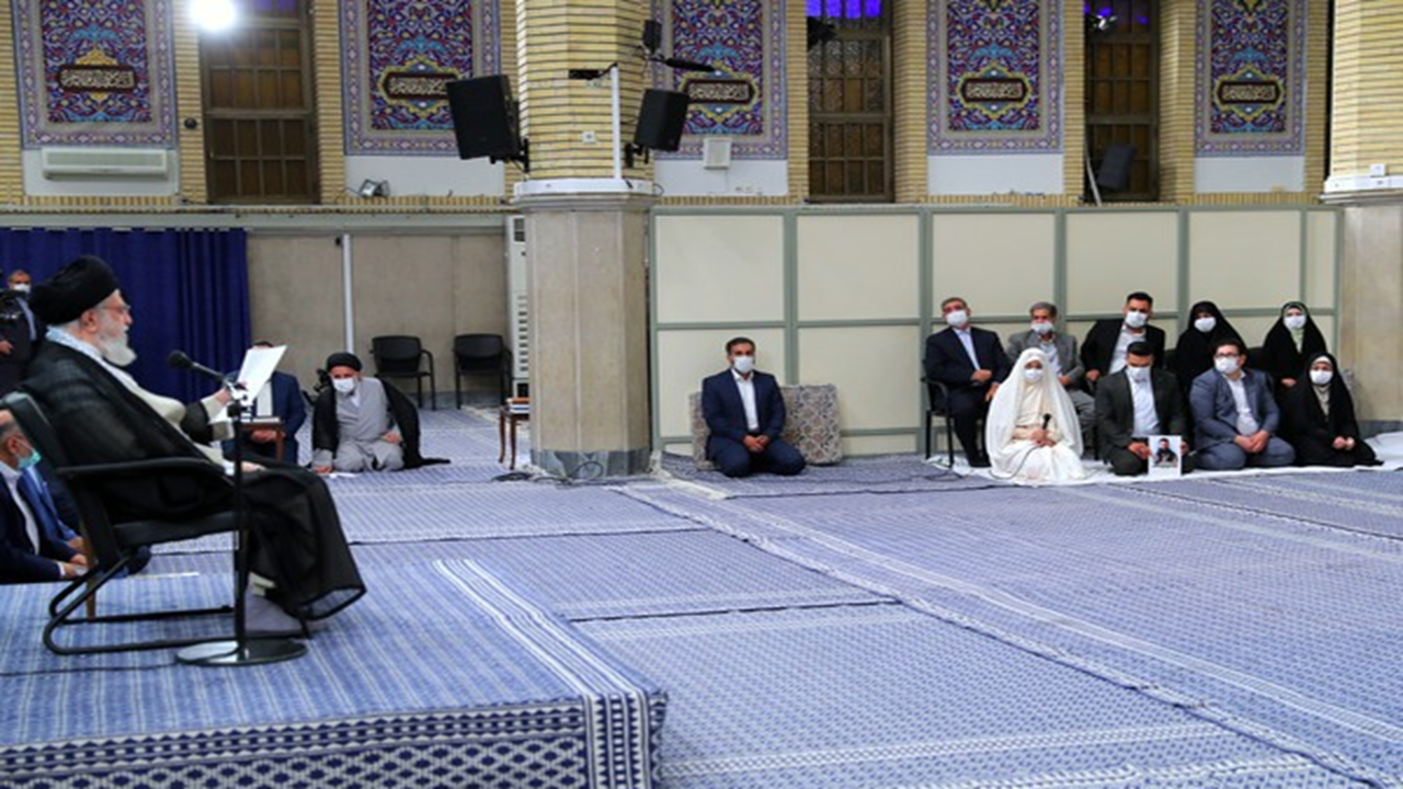 محبّت؛ ستون اصلی زندگی مشترک در بیانات رهبر شهید انقلاب