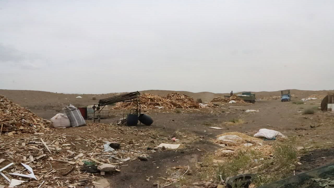 کوره‌های مرگ؛ وقتی در دل روستای صرم، خاک قربانی سودجویی می‌شود