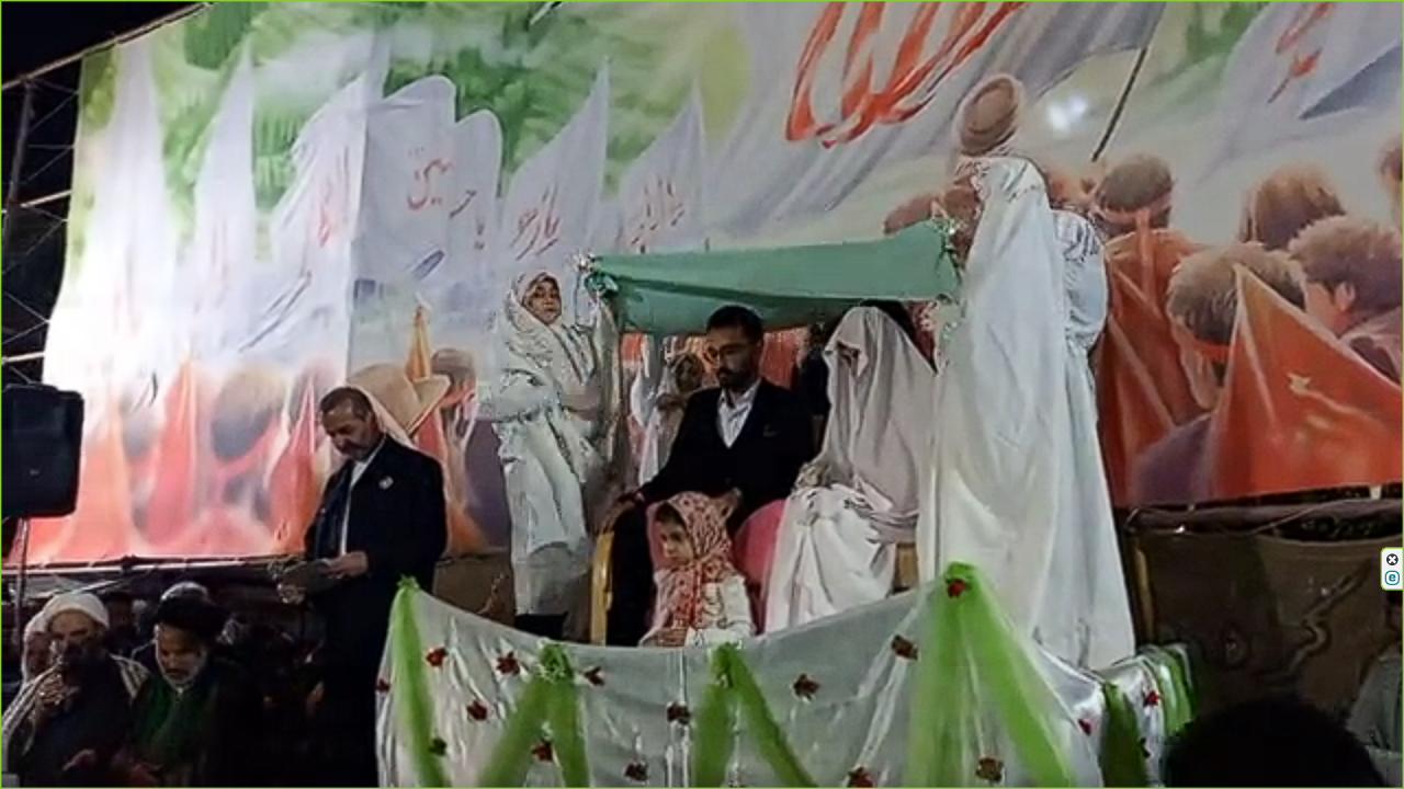 گوشه‌هایی از مراسم عقد و ازدواج آران و بیدگلی در میدان اقتدار و مقاومت + فیلم