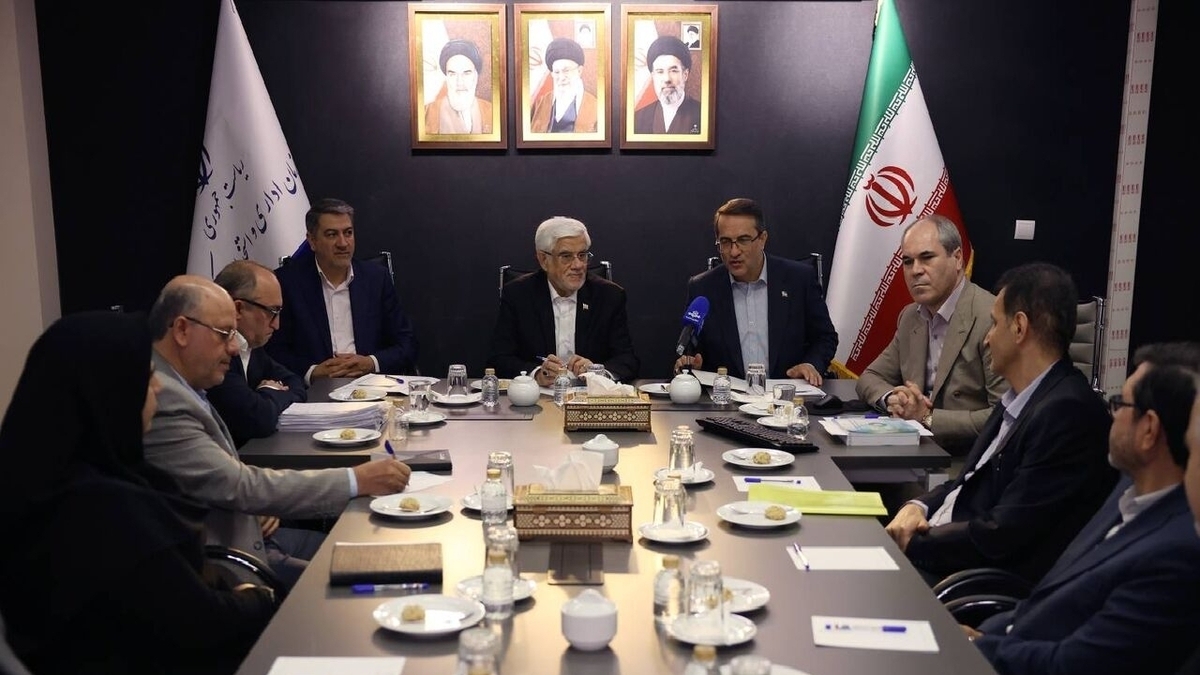 باشگاه خبرنگاران -عارف: دولت به دنبال ایجاد آرامش شغلی برای نیرو‌های شرکتی است