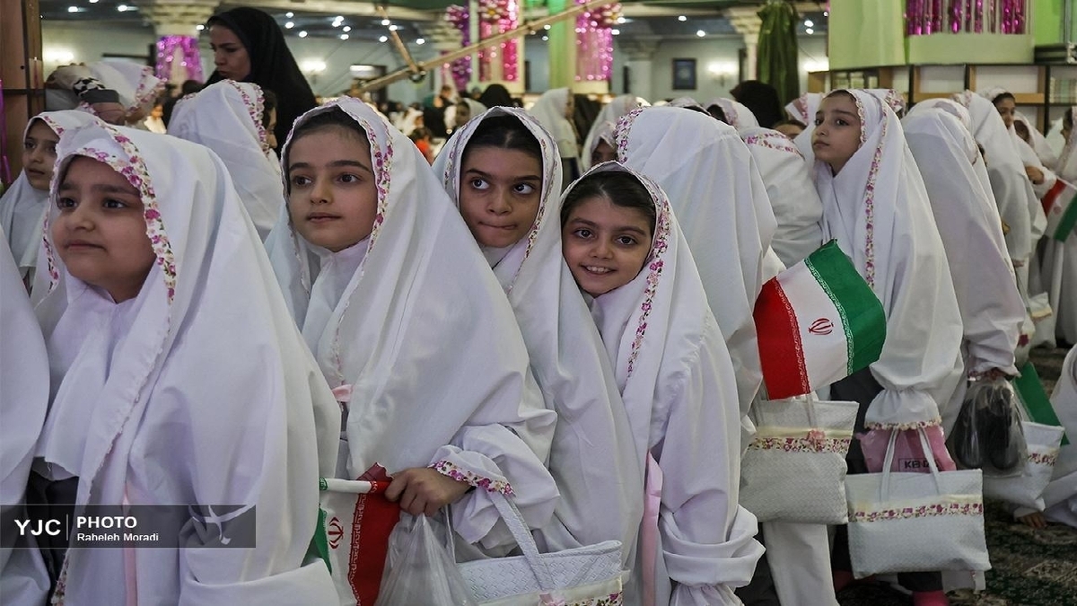 باشگاه خبرنگاران -توزیع ۱۰ هزار بسته «جشن تکلیف» ویژه دختران نومکلف کمیته امدادی