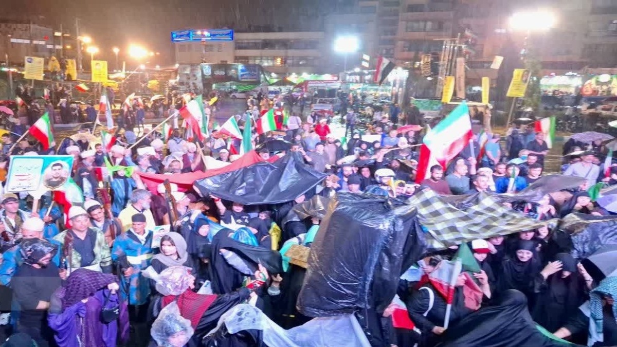 باشگاه خبرنگاران -میدان انقلاب تهران میزبان اقوام ایرانی در شب‌های اقتدار و مقاومت + عکس و فیلم
