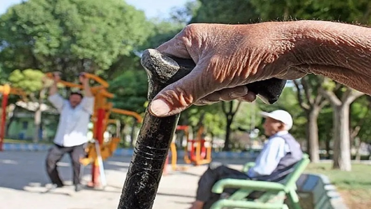 هشدار؛ قم در مسیر سالمندی / ۴۸.۵ درصد جمعیت در آستانه خروج از میانسالی