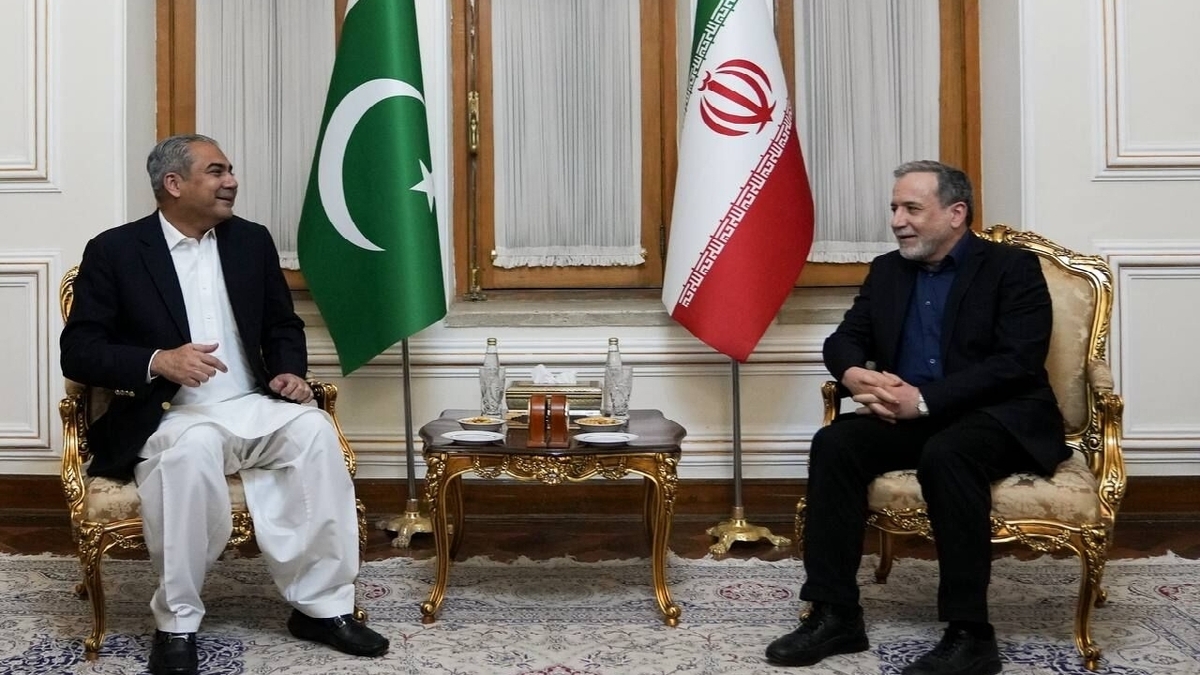باشگاه خبرنگاران -عراقچی با وزیر کشور پاکستان دیدار کرد