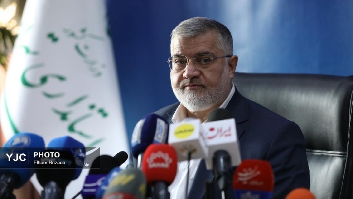 باشگاه خبرنگاران -در ایران ما تندرو و میانه رو وجود ندارد/همه ما ایرانی و انقلابی هستیم