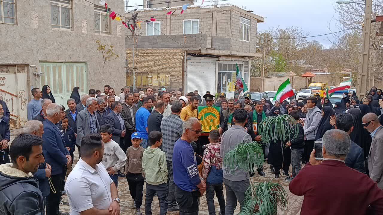 کاروان زیر سایه خورشید به روستای گردشگری توآباد رسید