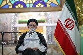 خون شهدا عامل عزت و اقتدار ملت ایران است