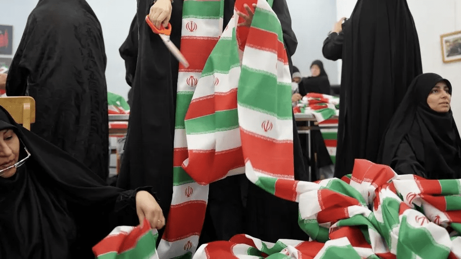 راز پرچم&zwnj;های نو در میادین تهران