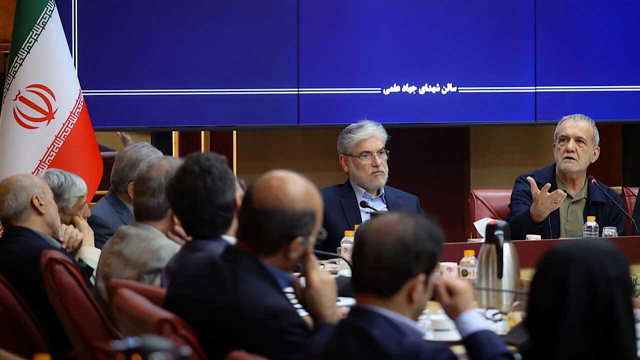 پزشکیان: دانشگاه‌ها به نهادی برای توسعه و حل مسائل کشور تبدیل شوند