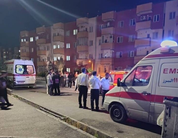 ۱۸ مصدوم بر اثر آتش سوزی در مجتمع مسکونی در ماهدشت