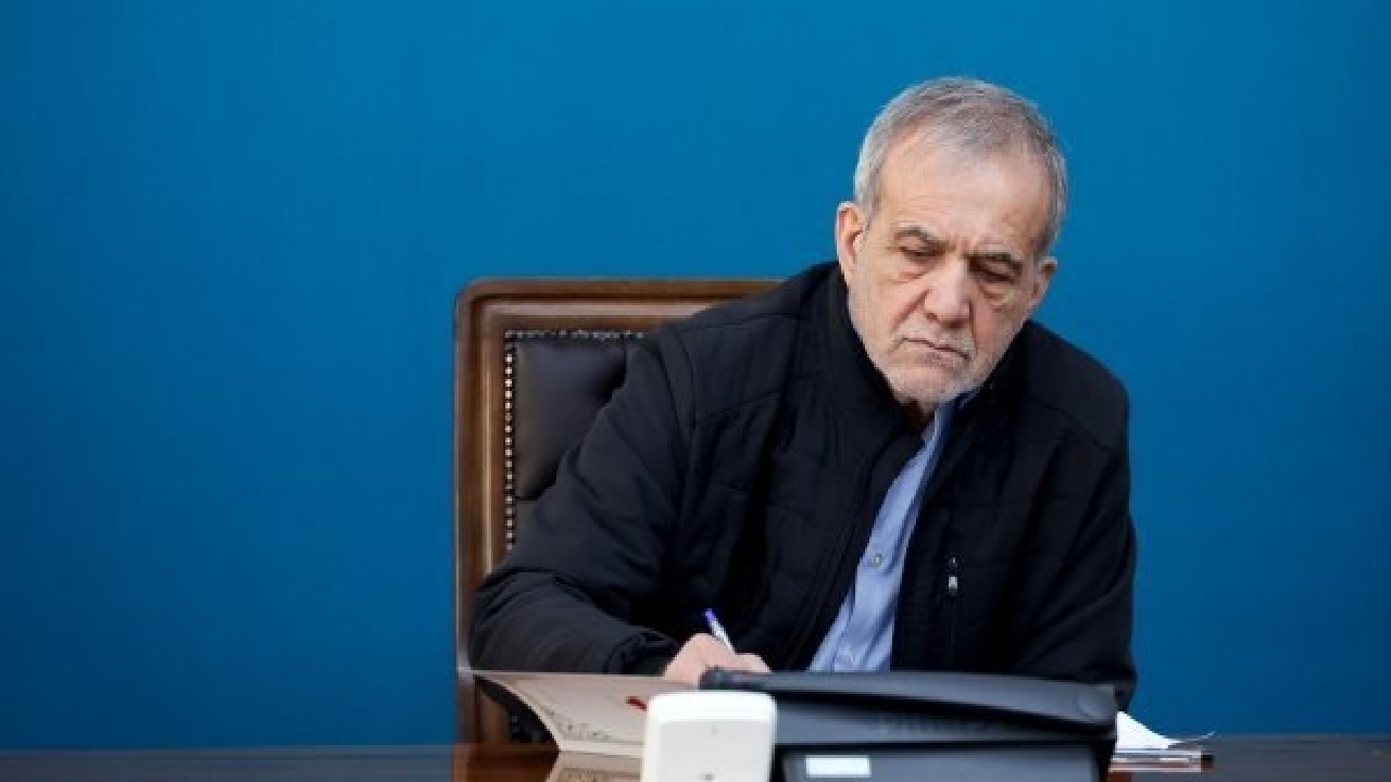 پیام تبریک پزشکیان به تیم ملی کشتی آزاد نوجوانان