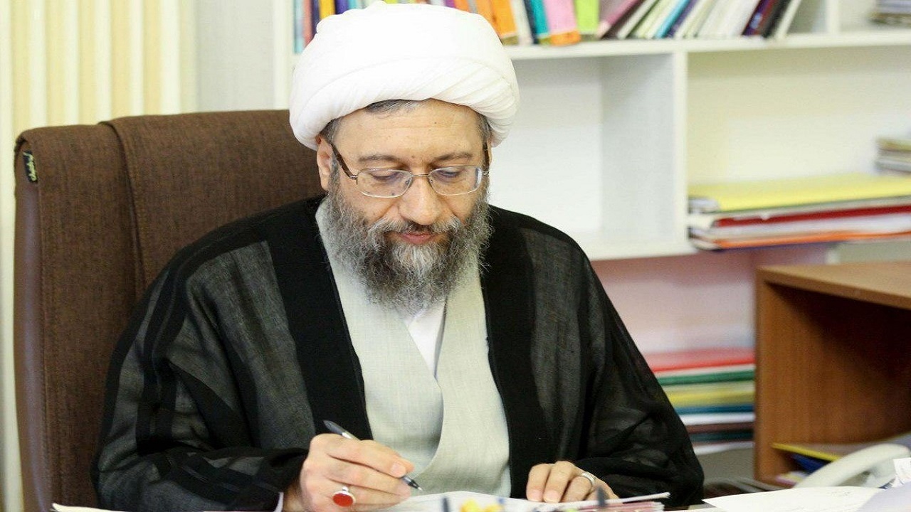 آیت‌الله آملی لاریجانی: مردم ایران در کنار لبنان ایستاده‌اند