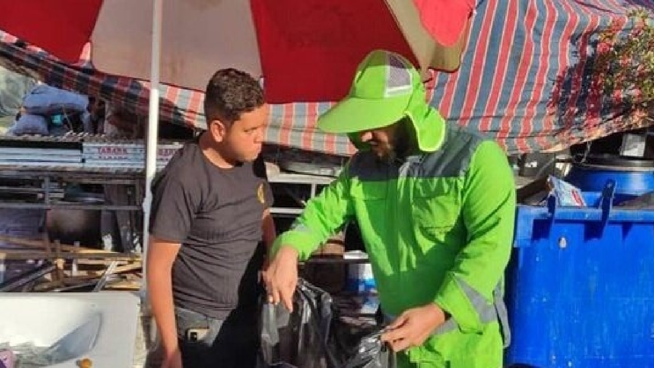 نظافت مسیر مهمونی ۱۰ کیلومتری غدیر با تلاش ۱۵۰۰ نیروی خدمات شهری و فضای سبز