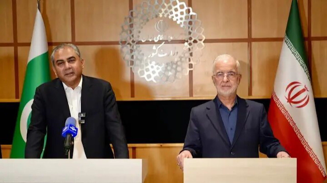 قدردانی از نقش پاکستان در میانجی گری/ افزایش تجارت ۱۰ میلیارد دلاری پیگیری می‌شود