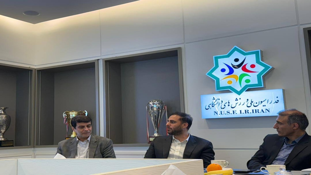 هاکی روی یخ ایران برای نخستین بار در یونیورسیاد آینده/ تشکیل تیم دانشجویی دختران و پسران