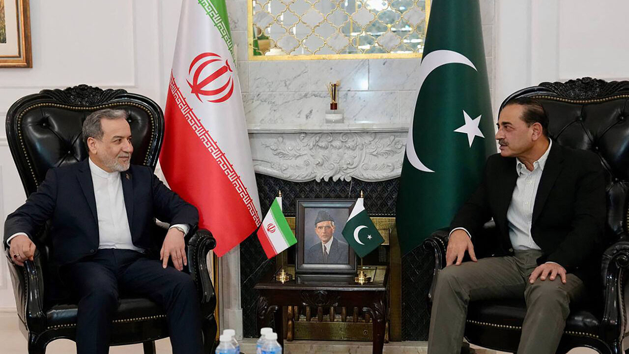 فایننشال تایمز: آمریکا و ایران در آستانه توافقی ۶۰ روزه هستند