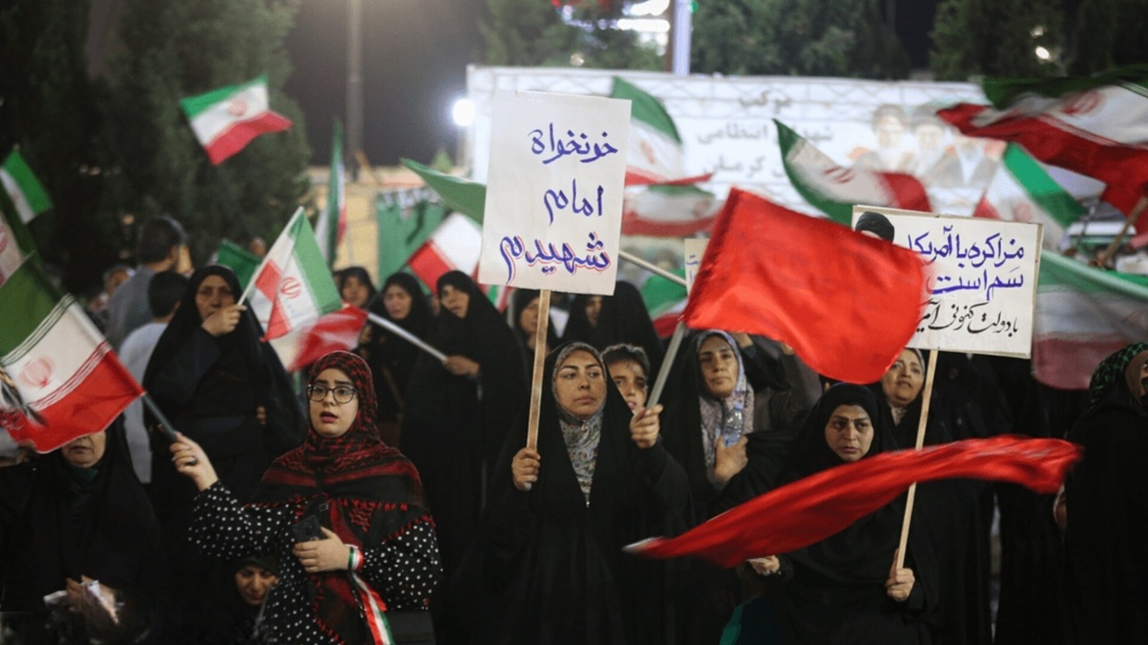 کرمان در شبی که هنر لباس مقاومت پوشید + تصاویر
