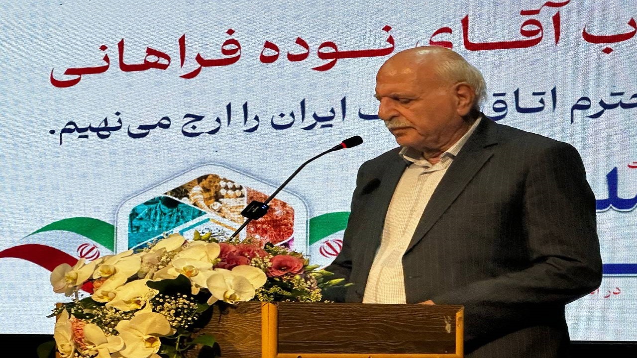 تولید تنها راه نجات کشور / آمادگی اتاق اصناف برای تامین کامل کاغذ کشور