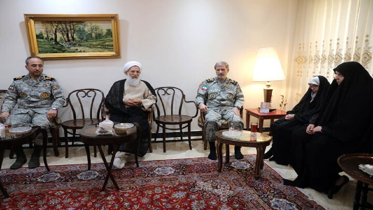 فرمانده کل ارتش: دشمن فهمید که باید به ملت ایران و نظام جمهوری اسلامی، احترام بگذارد