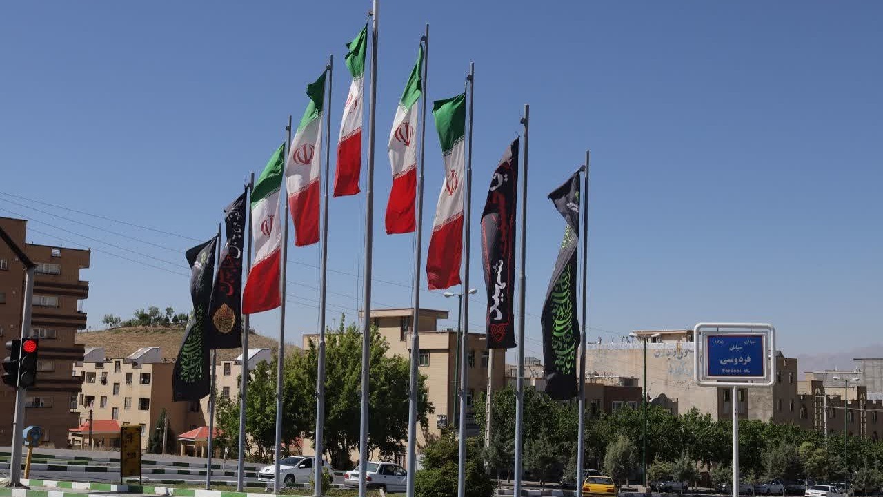 شهرکرد در سوگ حسین(ع) سیاه‌پوش شد  + تصاویر