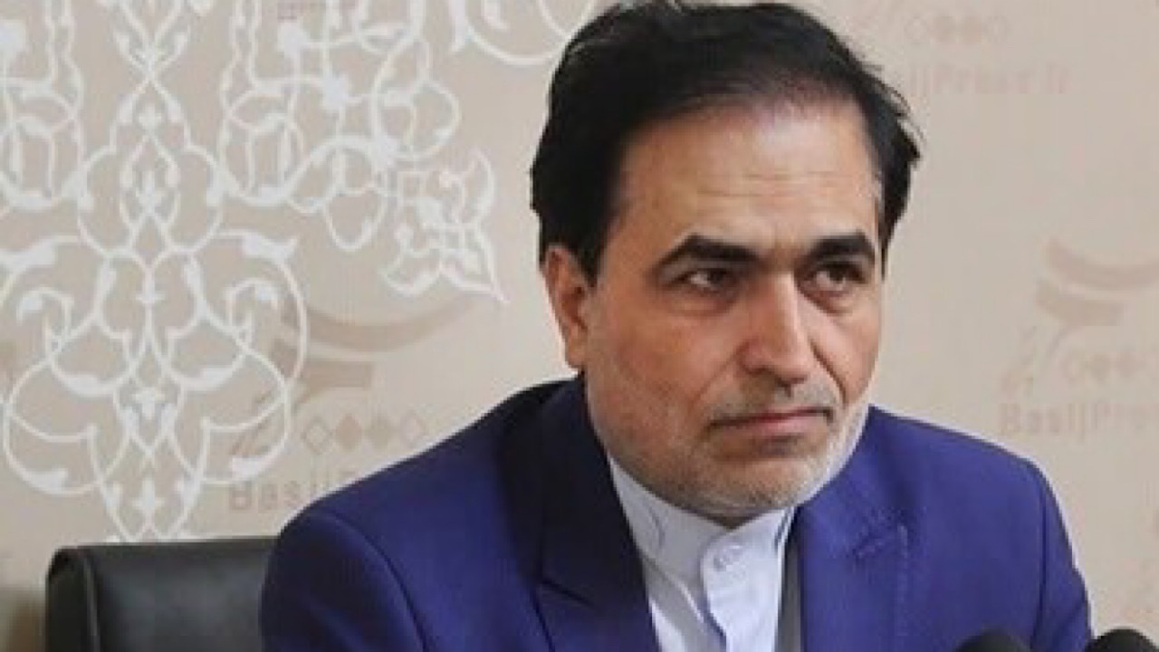 معاون سیاسی رسانه ملی: دشمن در جنگ رمضان با بمب سنگرشکن ساختمان شیشه‌ای را هدف قرار داد