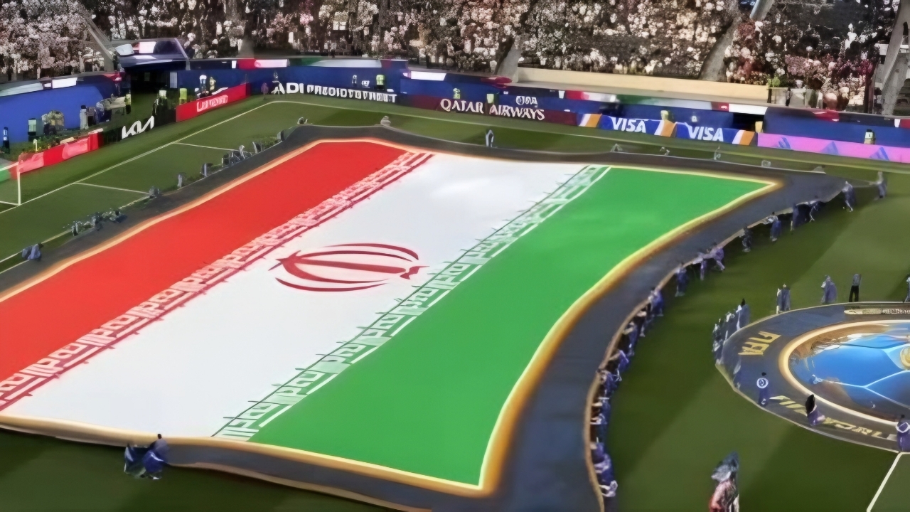 چشم پهلوی کور!