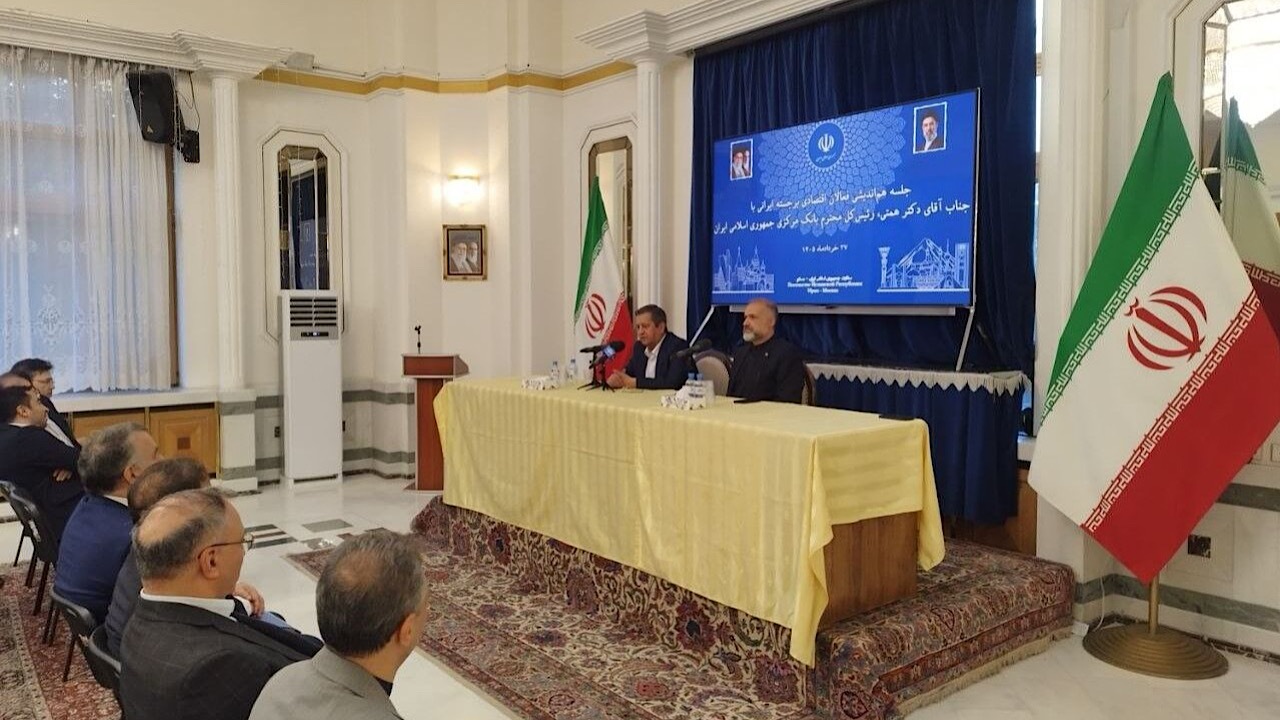 رئیس کل بانک مرکزی: سیاست ایران تقویت مناسبات با روسیه است