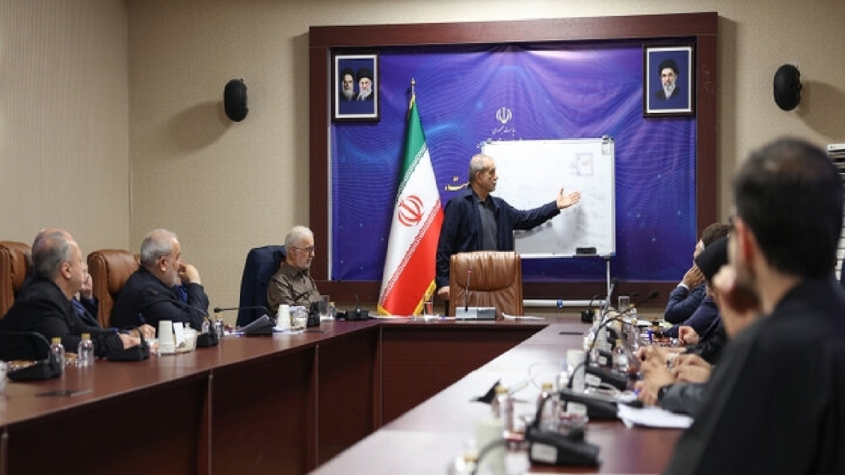 باشگاه خبرنگاران -پزشکیان: اگر مردم را به صرفه‌جویی دعوت می‌کنیم، دولت باید پیشگام باشد