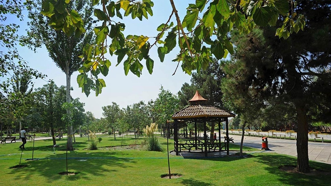 بوستان باغ ایرانی به بهره‌برداری رسید